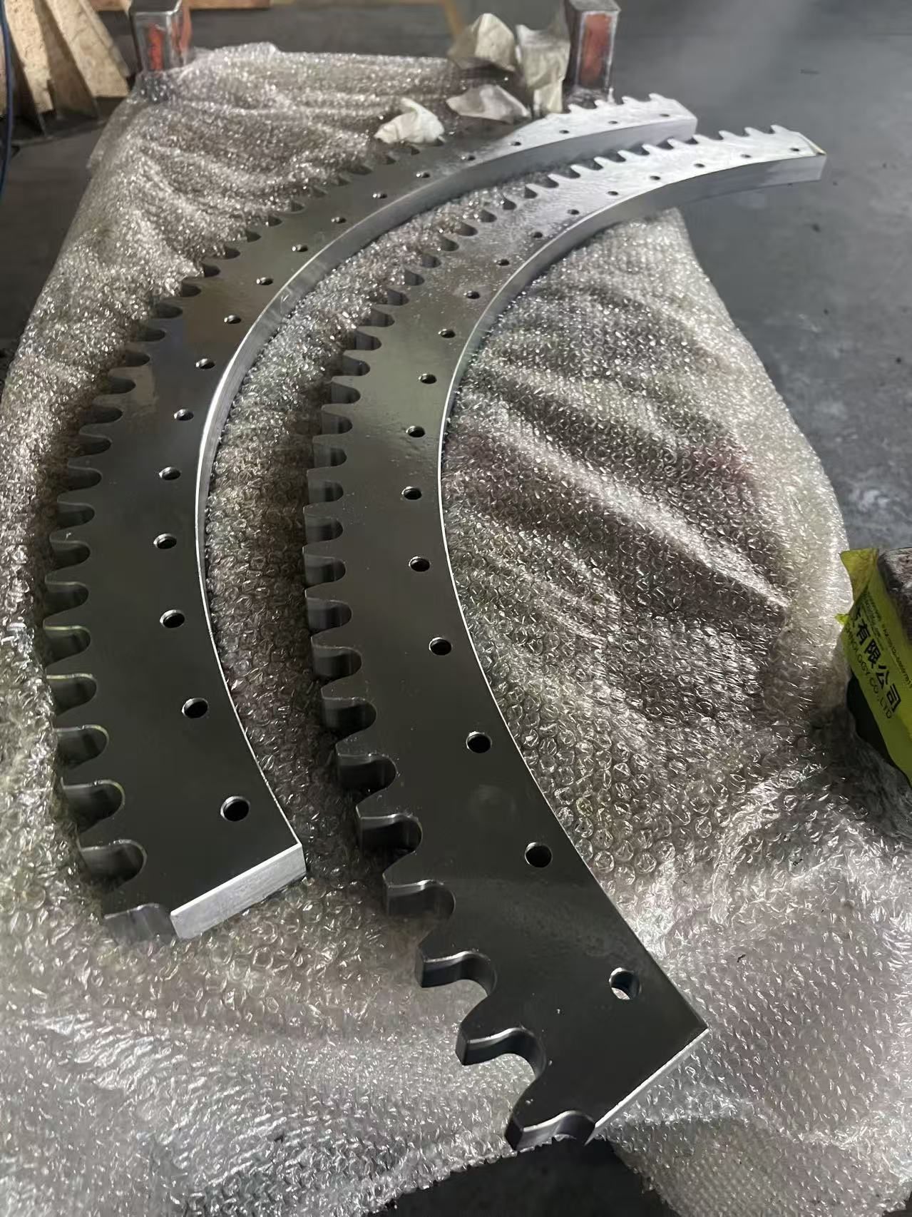 Large-diameter segmented ring 3