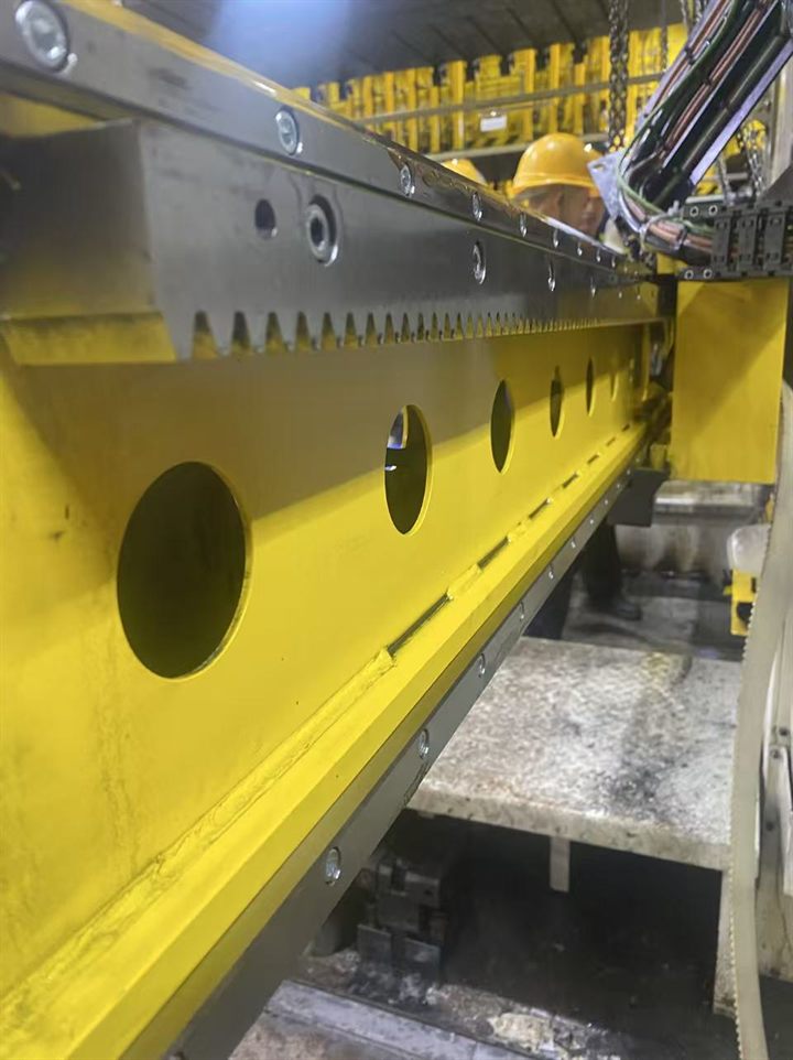 Beam and drive mounting detail