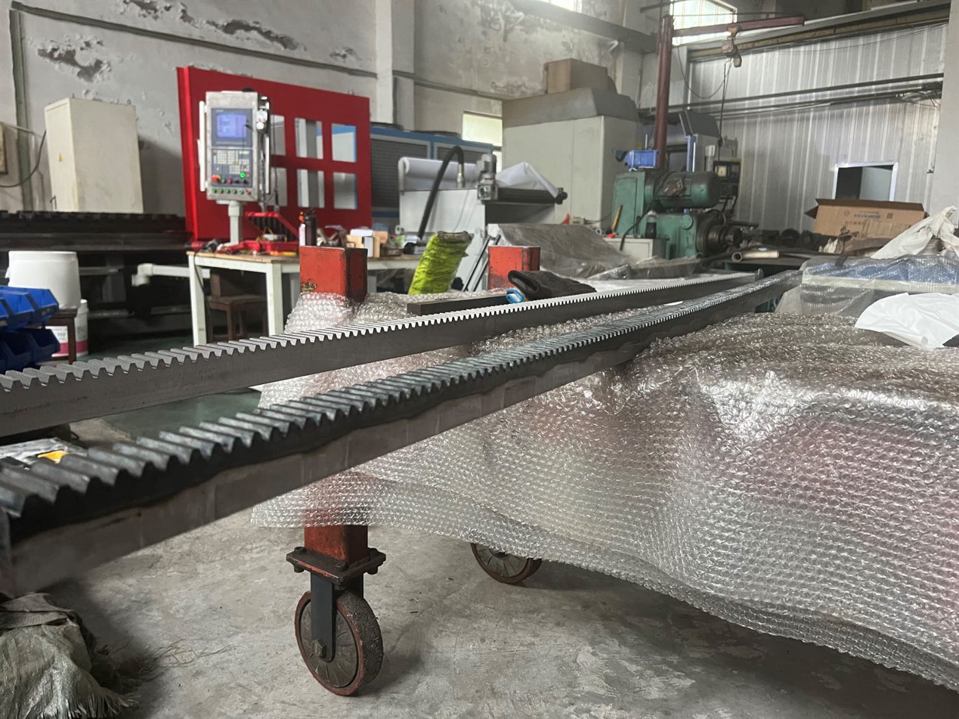 Rack induction hardening: hardness, depth and distortion 2