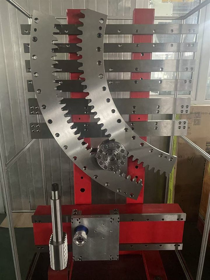 Large-diameter segmented ring