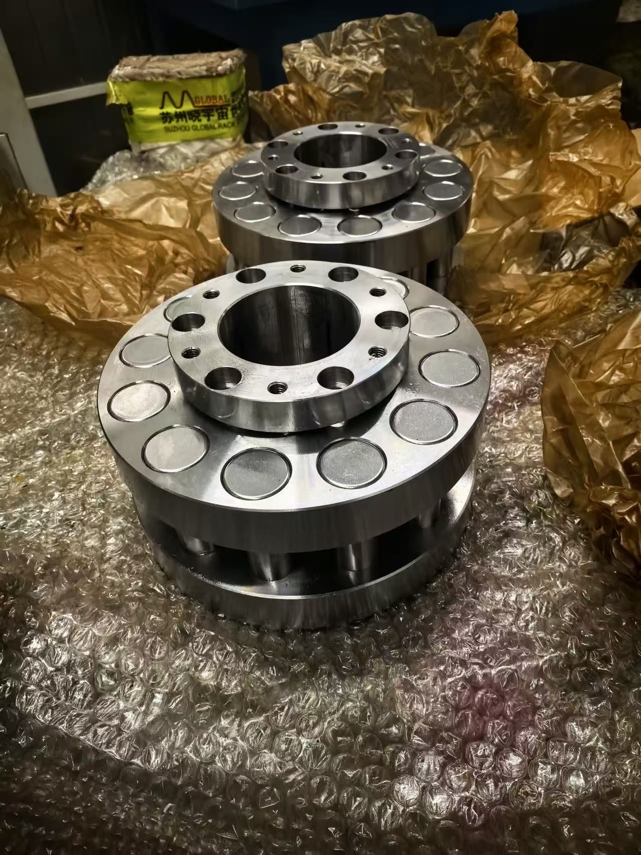 Zero-backlash roller rack and ring system