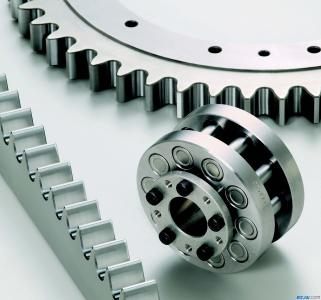 How zero-backlash roller racks enable fast long-travel axes