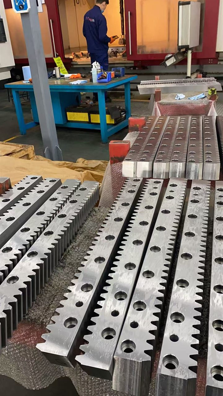 High-precision milled gear racks